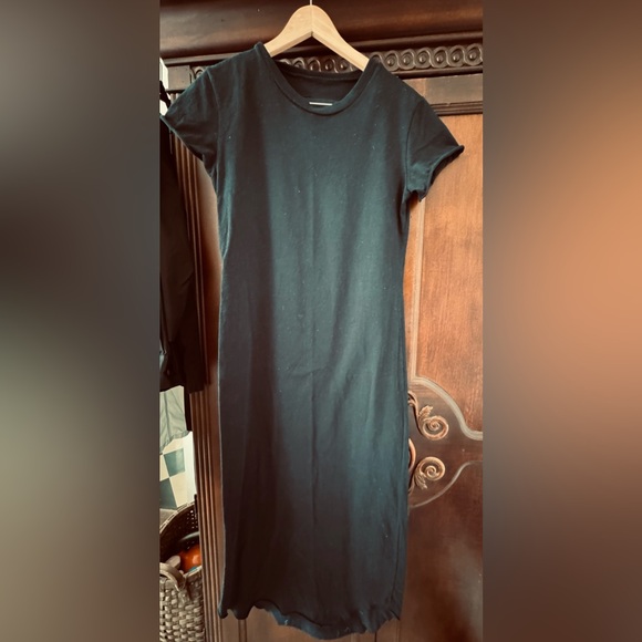 Frank & Eileen Dresses & Skirts - Frank & Eileen Harper perfect Tee dress in British Royal Navy ( size S)